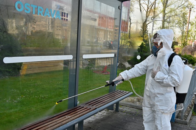 Dezinfikujeme městský mobiliář