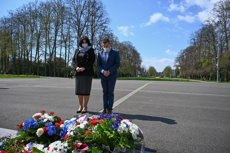 Kladení věnců 30. dubna