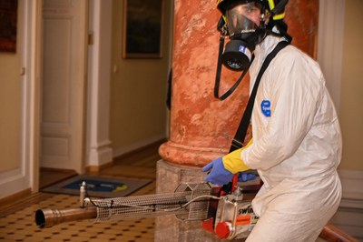 Muglinovští hasiči dezinfikovali radnici