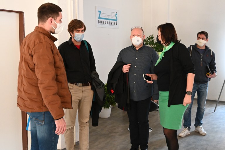 Odborné a počítačové učebny do všech škol