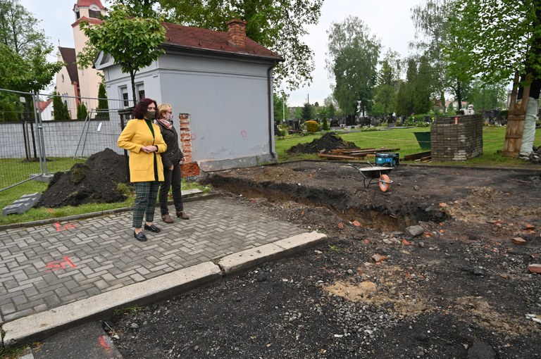 Opravujeme chodníky a vozovky. Tento rok za minimálně 25 miliónu. 