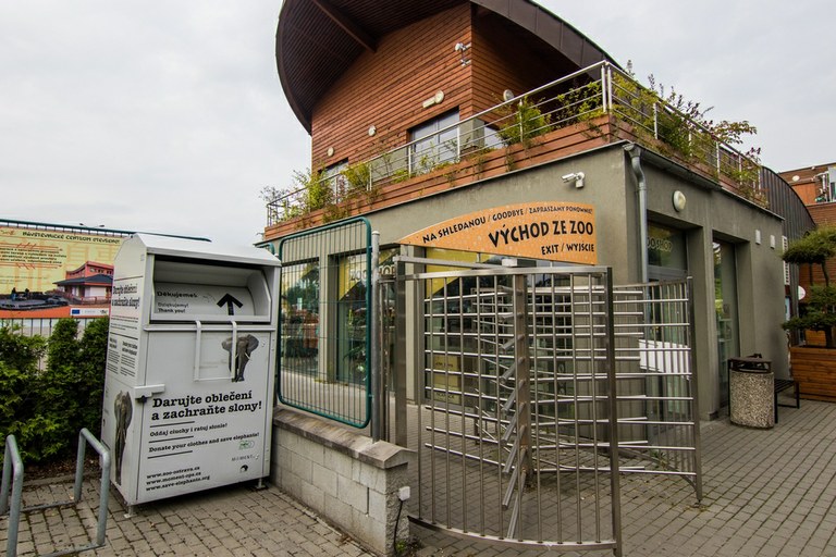 Sbírka oblečení na záchranu slonů 