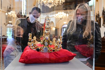 Výstava kopií korunovačních klenotů
