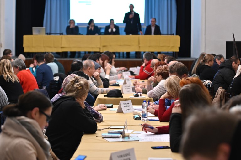 Zasedání okrskových volebních komisí