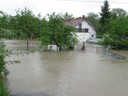 2010 - Tehdy ještě nikdo netušil, že o dva dny později hráz náporu vody neodolá.