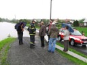 2010 - Vedení radnice mapovalo nepřetržitě aktuální situaci v terénu. Snímek je zachycuje v Koblově-Tabulkách na ulici U Štěrkovny.