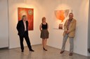 Výstavu zahájili (zleva) autor D. Andrýsek, Věra Vahalíková a galerista Milan Weber